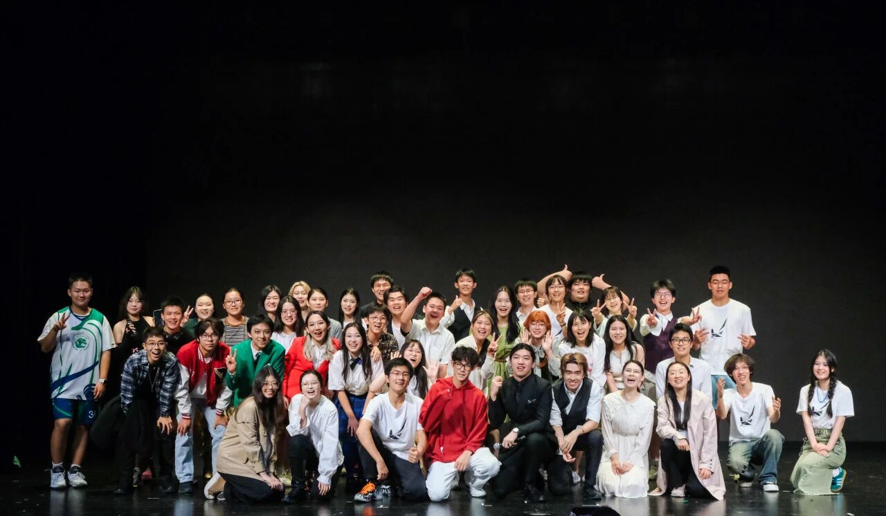 第一届春光戏剧节全体演职人员合影